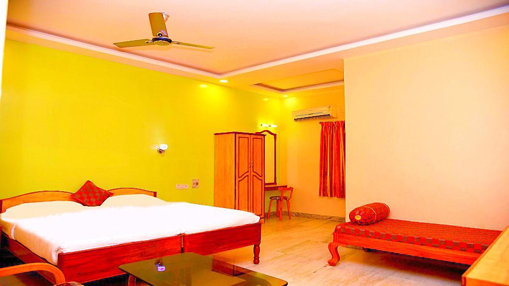 Sindhu Towers Vellore Exterior photo