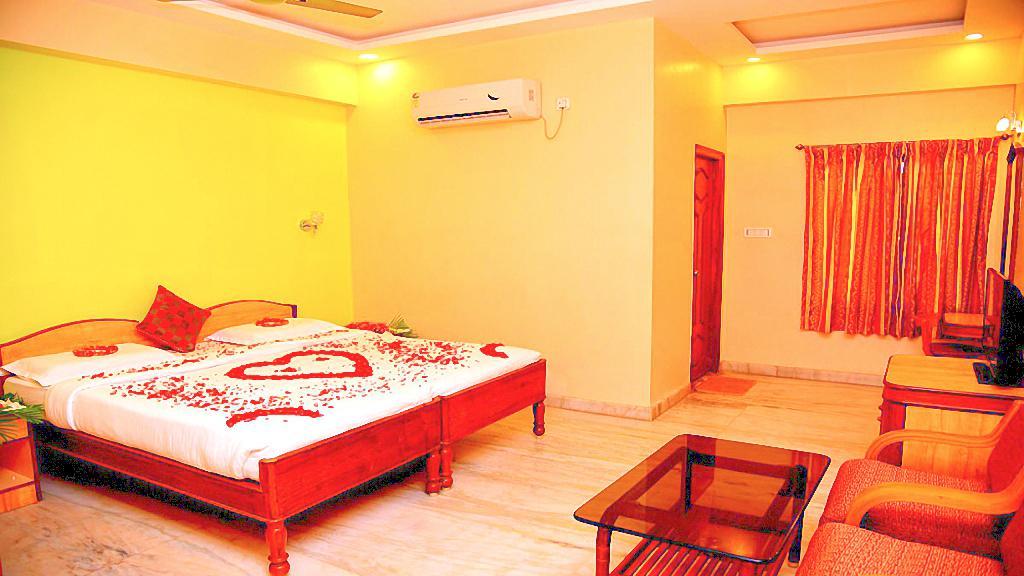 Sindhu Towers Vellore Exterior photo